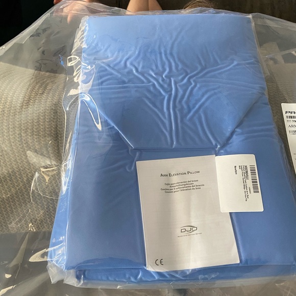 procare arm elevation pillow